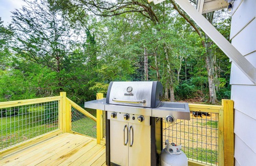 Heflin Cottage | Downtown Heflin Cottage w/Deck & Fire Pit!