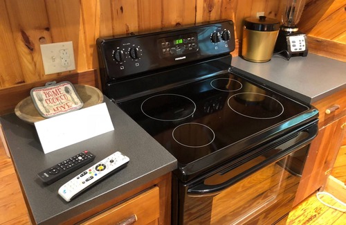 Hot Springs House | Downtown Hot Springs NC Treetop Cabin Rental