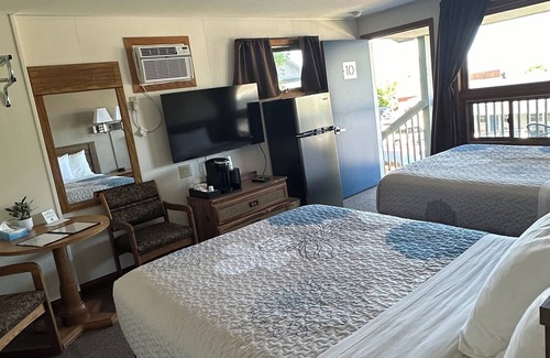 Sister Bay Hotel | DownTown Inn