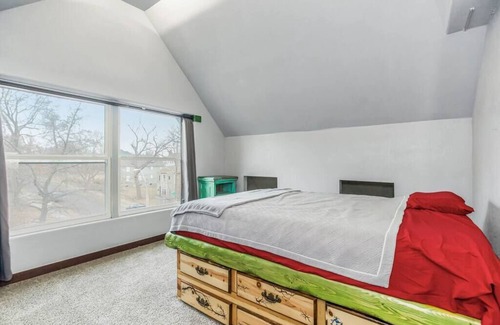 Northeast Kansas City House | Downtown KC - Central Location - 1 bed Oasis