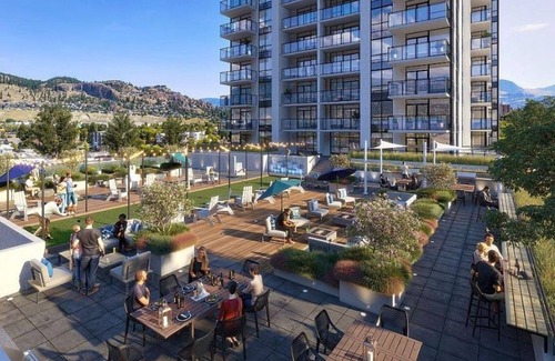North End Condo | Downtown Kelowna Modern 1 Bed 1 Bath Condo + Parking.