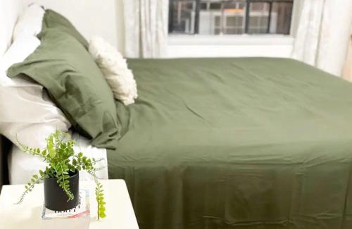 Downtown Knoxville Apartment | Downtown Knoxville Gem with King Bed and Free Parking