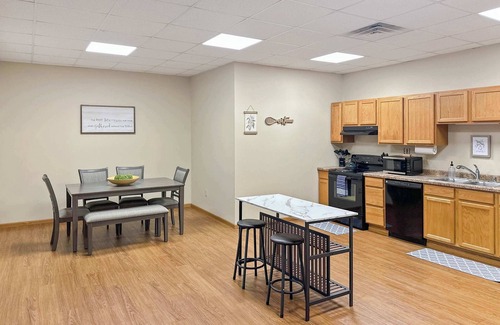 Historic Downtown La Crosse Apartment | Downtown La Crosse 3-Bedroom Retreat