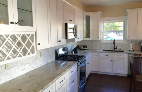 Murphys House | Downtown Location, Uptown Elegance! Re-Modeled “Murphys Original School House"
