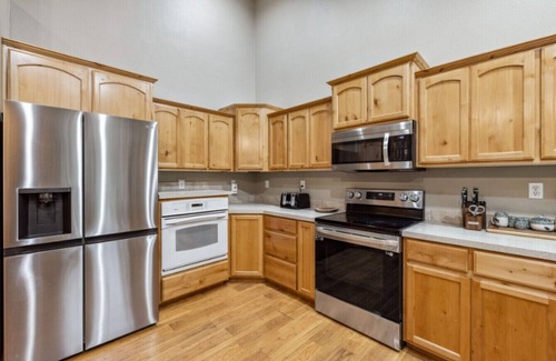 Donnelly House | Downtown Location w/Hot Tub and Fenced Yard