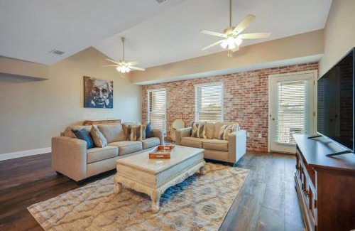 Statesboro Apartment | Downtown Loft - Above Bull & Barrel & Close to Georgia Southern