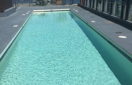 Coal Harbour Apartment | Downtown Luxury 2 bdr, 2 bath & den.