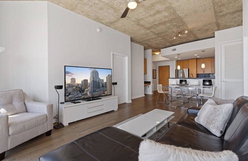 Second Street District Condo | Downtown Luxury Hi-rise 2 BR/2Bth, 2 garage spaces, gym, heated pool, 55&70"HDTV
