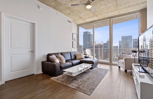 Second Street District Condo | Downtown Luxury Hi-rise 2 BR/2Bth, 2 garage spaces, gym, heated pool, 55&70"HDTV