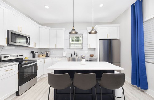 Concord House | Downtown Modern Living!