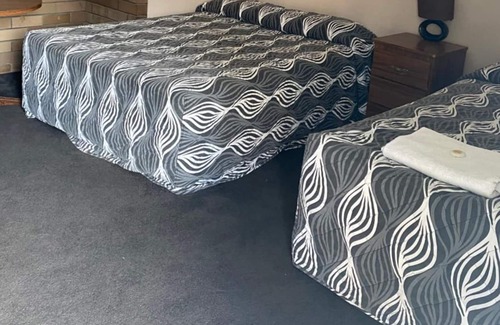 Wollongong Hotel | Downtown Motel
