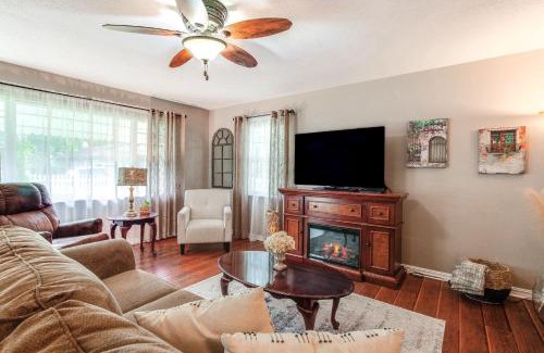 Mount Dora House | Downtown Mount Dora Cottage Walk to Everything!