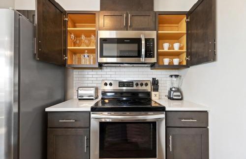 Newark Apartment | Downtown NWK 1BR- Free Parking Easy NYC Access