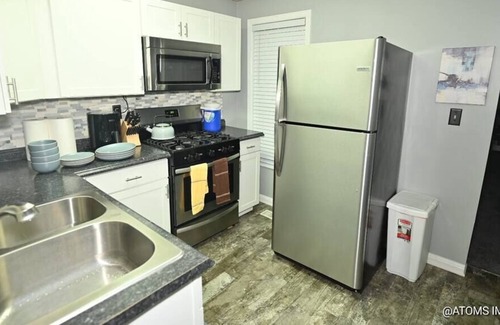 Windsor Park House | Downtown Peace Lodge (Kitchen and laundry included)