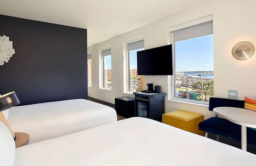 Portland Hotel | Downtown Portland Stay | 1 Unit | Near Commercial Street
