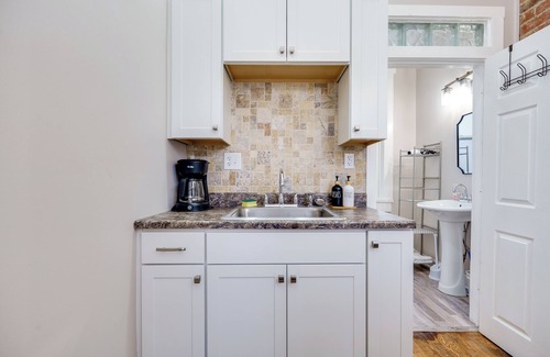 South Park Apartment | Downtown Private Studio w/Kitchenette-near UD