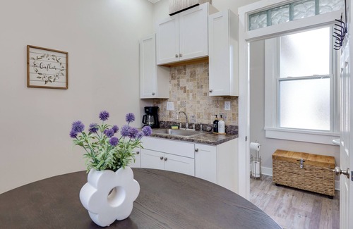 South Park Apartment | Downtown Private Studio w/Kitchenette-near UD
