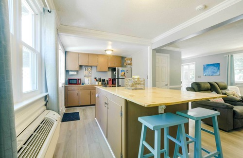 Cameron Village Apartment | Downtown Raleigh Condo ~ 2 Mi to Ncsu Campus!