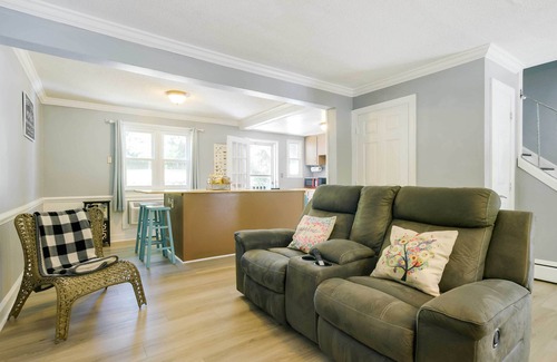 Cameron Village Apartment | Downtown Raleigh Condo ~ 2 Mi to Ncsu Campus!