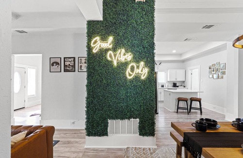 Five Points House | Downtown Retreat 7 Beds 3.5 Bathrooms Heated Pool Sleeps 12 Cowboy Manor