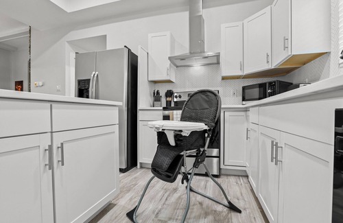 Five Points House | Downtown Retreat 7 Beds 3.5 Bathrooms Heated Pool Sleeps 12 Cowboy Manor