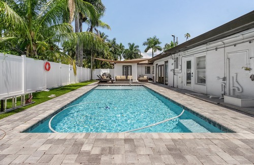 Fort Myers River District House | Downtown Retreat