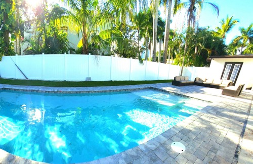 Fort Myers River District House | Downtown Retreat