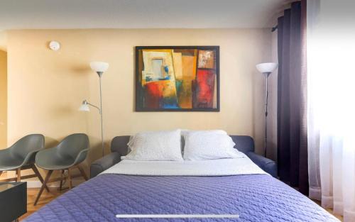 Downtown Edmonton House | Downtown River Valley Bachelor Suite Condo, NON Smoking, 12 inches Queen Bed, Beautiful Minimalist, very convenient every where