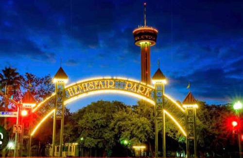 Denver Heights Apartment | Downtown SA Cozy & Central 2 BR Apt