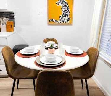 Denver Heights Apartment | Downtown SA Cozy & Central 2 BR Apt