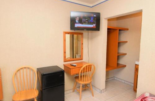 Primera Seccion House | Downtown San Felipe Studio 2 Free WiFi and Cable TV