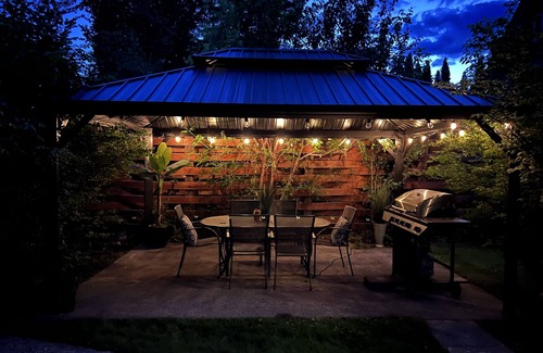 Sandpoint House | Downtown Sandpoint Home with Bikes, BBQ + Yard