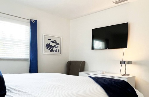 Gillespie Park House | Downtown Sarasota, Beach, Park, Sunshine, and FUN!