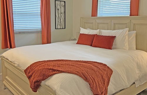 Gillespie Park House | Downtown Sarasota, Beach, Park, Sunshine, and FUN!