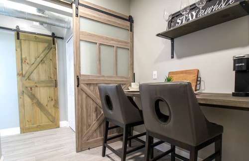 Park East Condo | Downtown Sarasota, Speakeasy