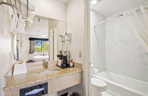 San Luis Obispo Hotel | Downtown SLO Inn - San Luis Obispo