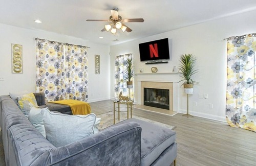 Peoplestown House | DOWNTOWN SPACIOUS 3 BEDROOM
