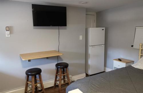 Ottawa Division Apartment | Downtown Studio