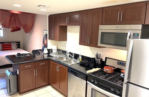 City West Apartment | Downtown Studio near Staple Center and LA Live