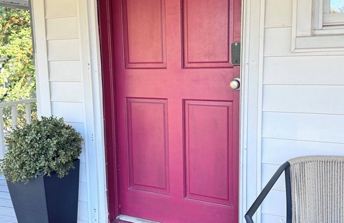 Dahlonega Apartment | Downtown Suite-Walk to Eat-Easy Park-Smart TV-WIFI