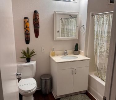 East Village Apartment | Downtown Sunsets Convention Center