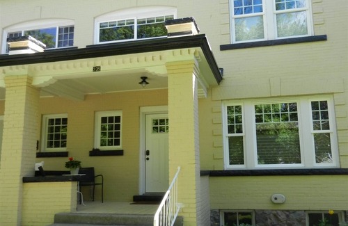 University District House | Downtown/University Area Completely Renovated Turn of the Century Townhome