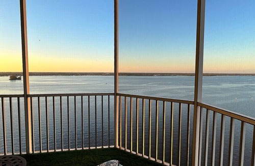 Fort Myers Condo | Downtown urban high rise, exquisitely appointed