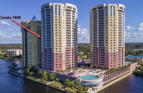 Fort Myers Condo | Downtown urban high rise, exquisitely appointed