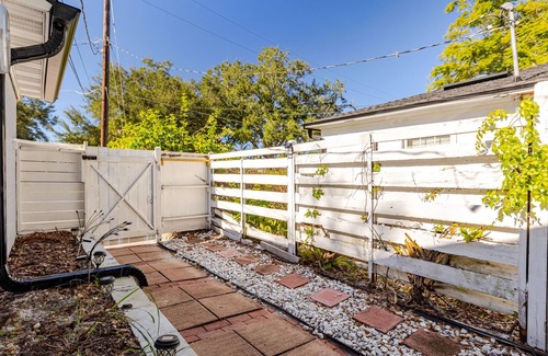 Colonialtown South House | Downtown Walkable WFH with free Washer and Dryer Private Bed & Bath