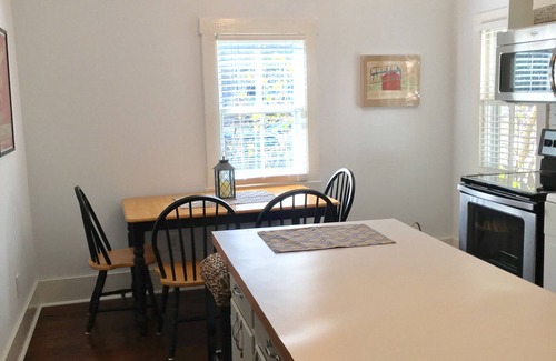 Wilmington Historic District Cottage | Downtown Wilmington Cottage in Historic District! 2 blocks antique district.WiFi