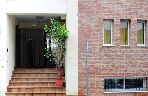 Kalamata Apartment | Downtown Yellow Studio - Central Secret Nest