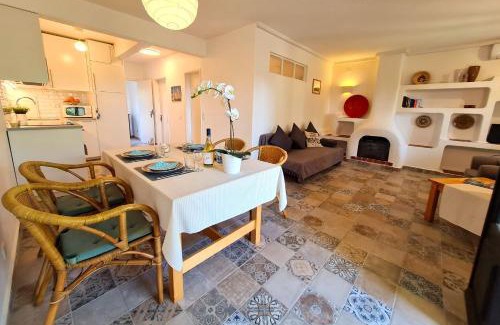 Vale de Covo Apartment | Dowtown Carvoeiro 1BDR Apart W view by LovelyStay