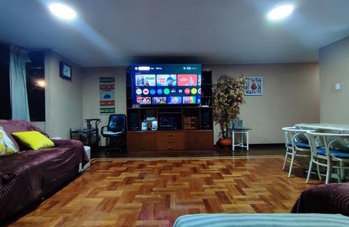El Tambo Apartment | Dpto Amplio, TV75in, Cochera, Céntrico y BBQ