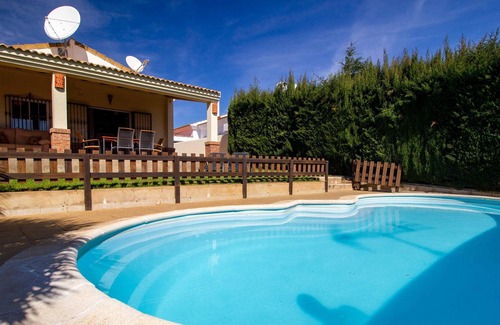 Pozo Del Camino Ski Chalet | DRA001 Chalet con Piscina Privada y Jardin